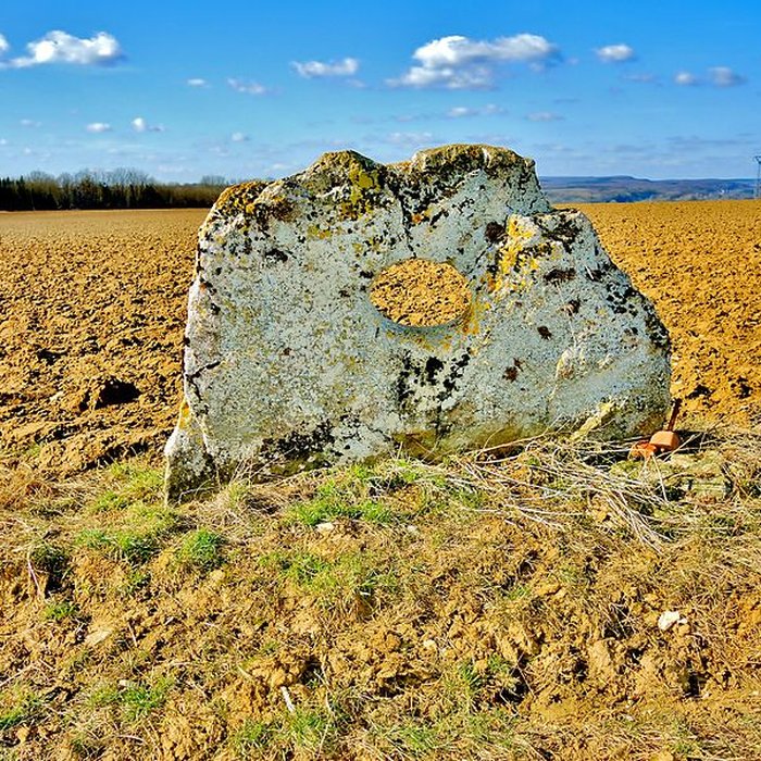 Photo de Pierre percée de Traves