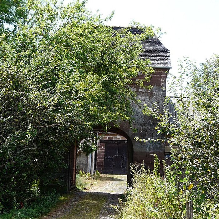 Photo de Pigeonnier-porche de Varetz