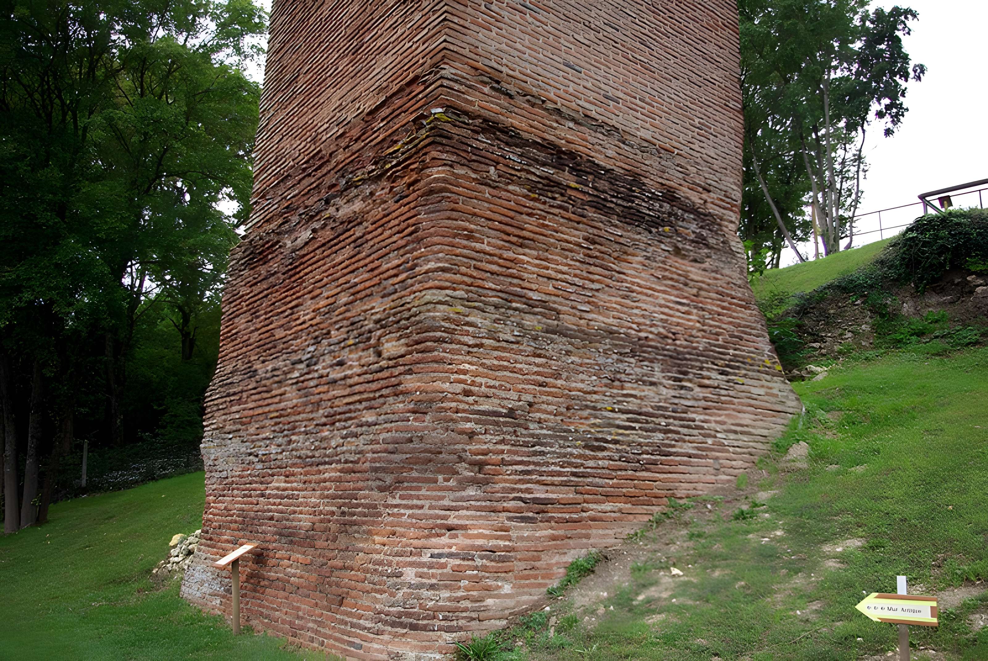 Pile romaine de Cinq-Mars-la-Pile