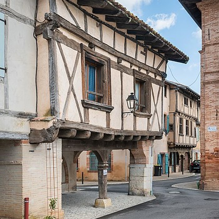 Photo de Place des Arcades à Réalville