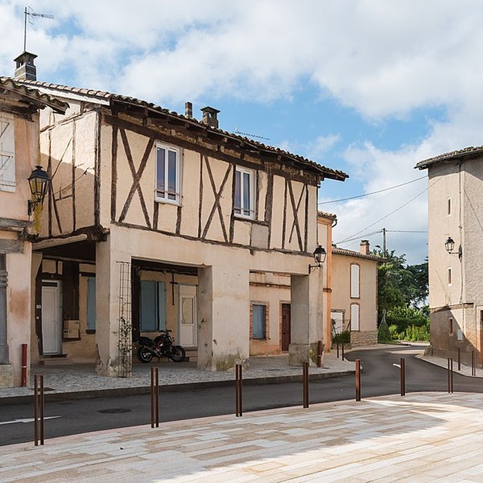 Photo de Place des Arcades à Réalville