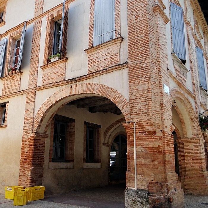 Photo de Place des Arcades à Réalville