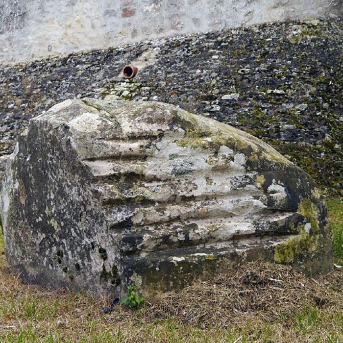Photo de Polissoir des Sept coups dépée de Buno-Bonnevaux