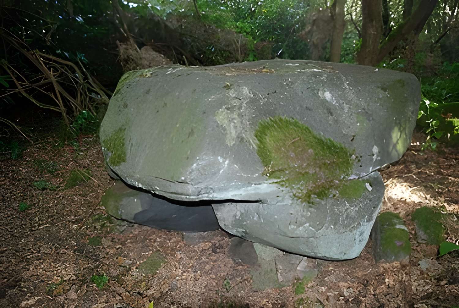 Polissoir du Petit Runio de Plouagat 