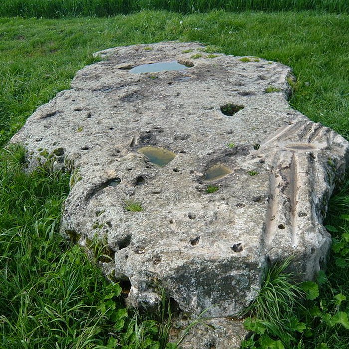 Photo de Polissoir Pinte de Saint-Martin à Corancez