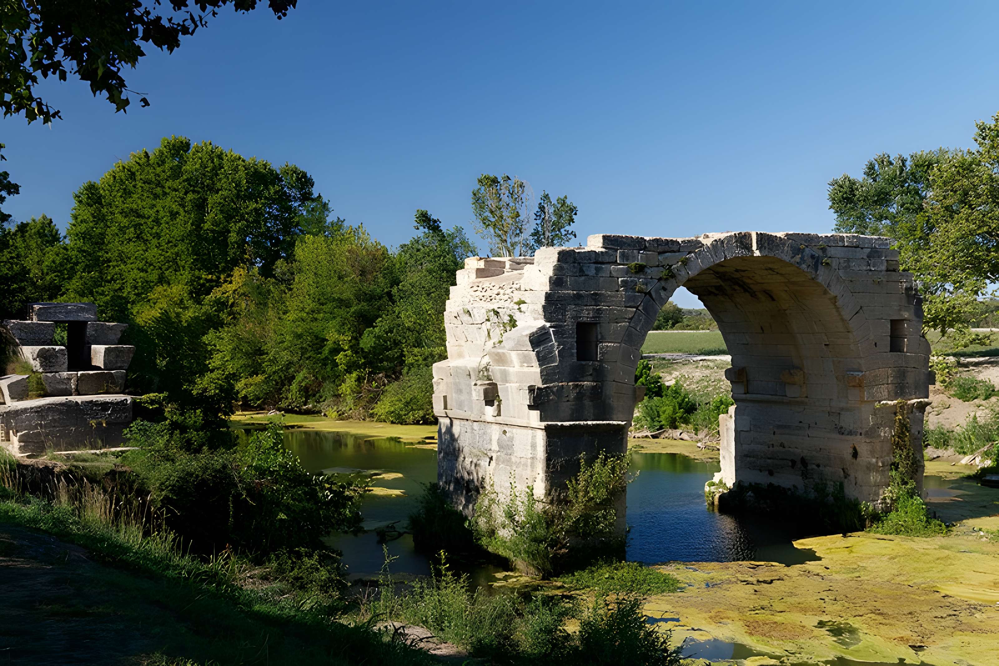 Pont Ambroix Via Domitia à Gallargues-le-Montueux