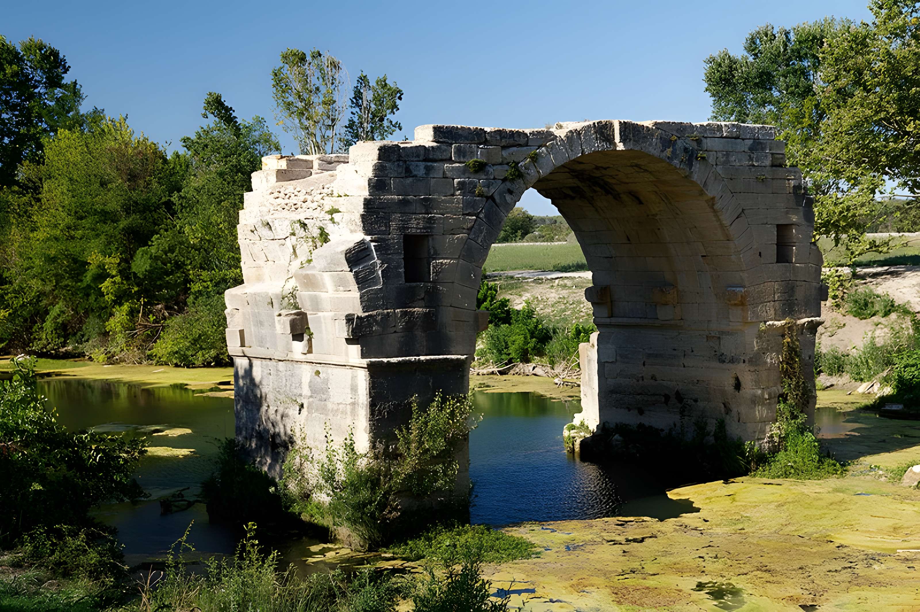 Pont Ambroix Via Domitia à Gallargues-le-Montueux