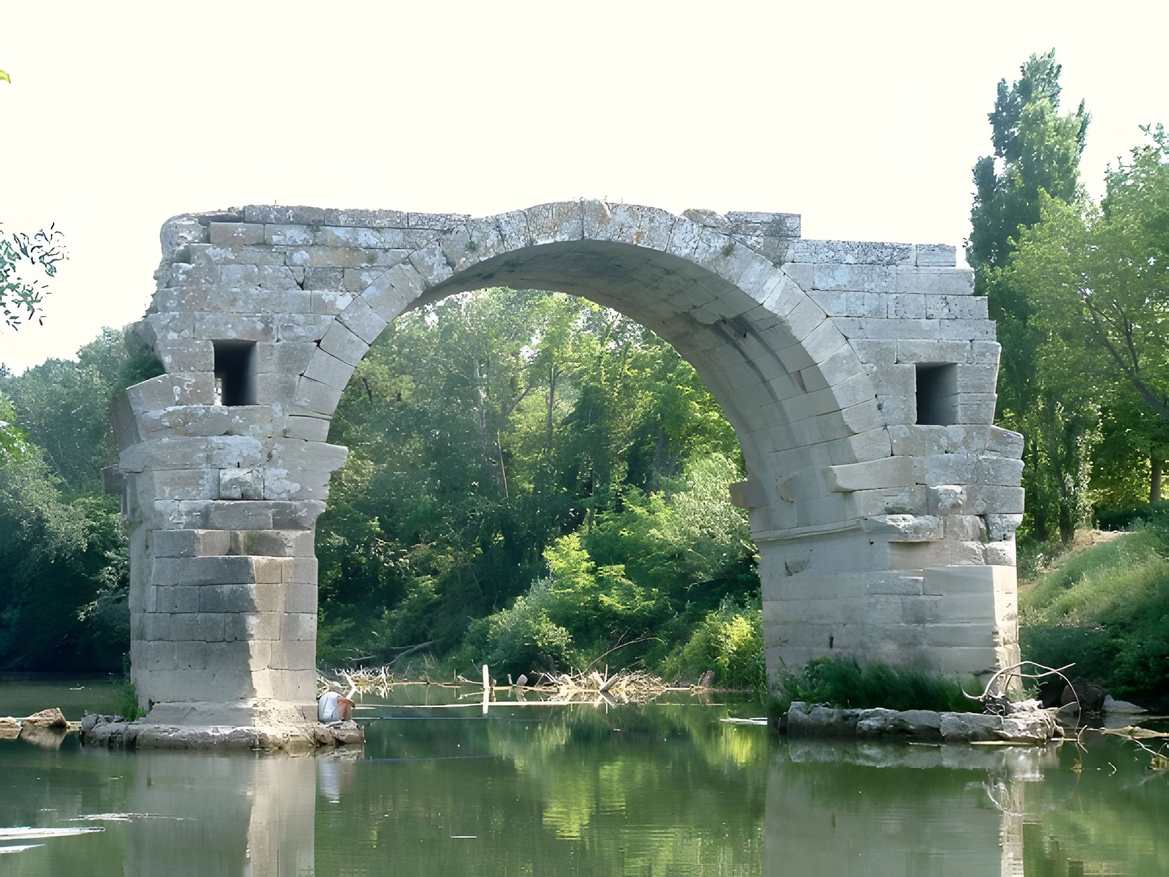 Pont Ambroix Via Domitia à Gallargues-le-Montueux