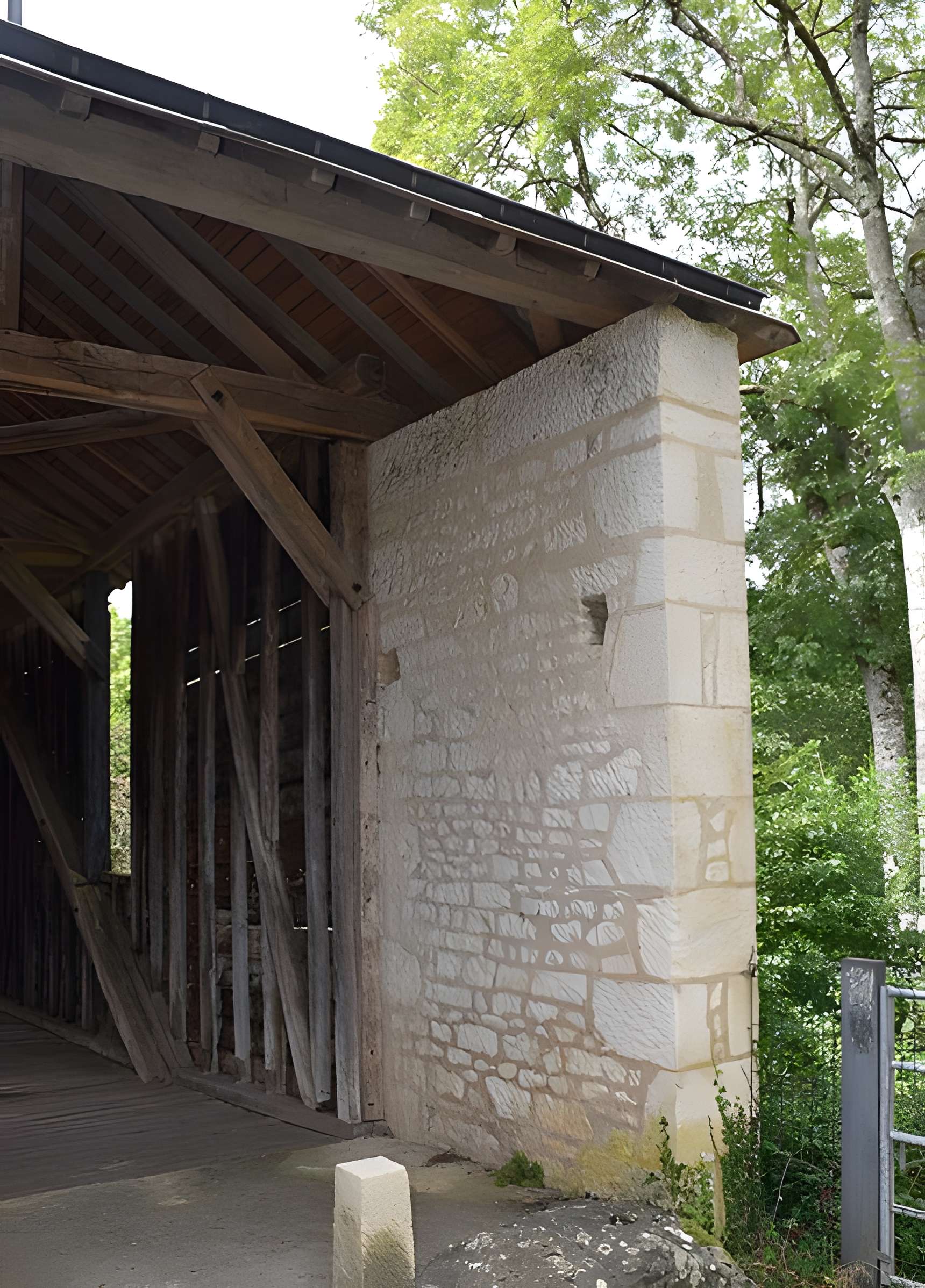 Pont couvert du Pont-Chrétien-Chabenet