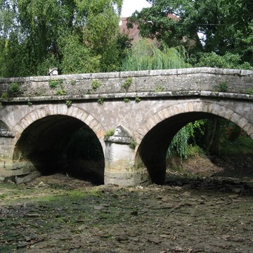 Pont du XVIIIe siècle en pierre de cinq arches