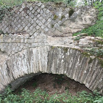 Pont-aqueduc dit le Pont de Jurieux vestiges