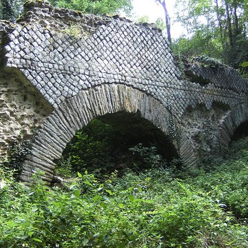 Pont-aqueduc dit le Pont de Jurieux vestiges
