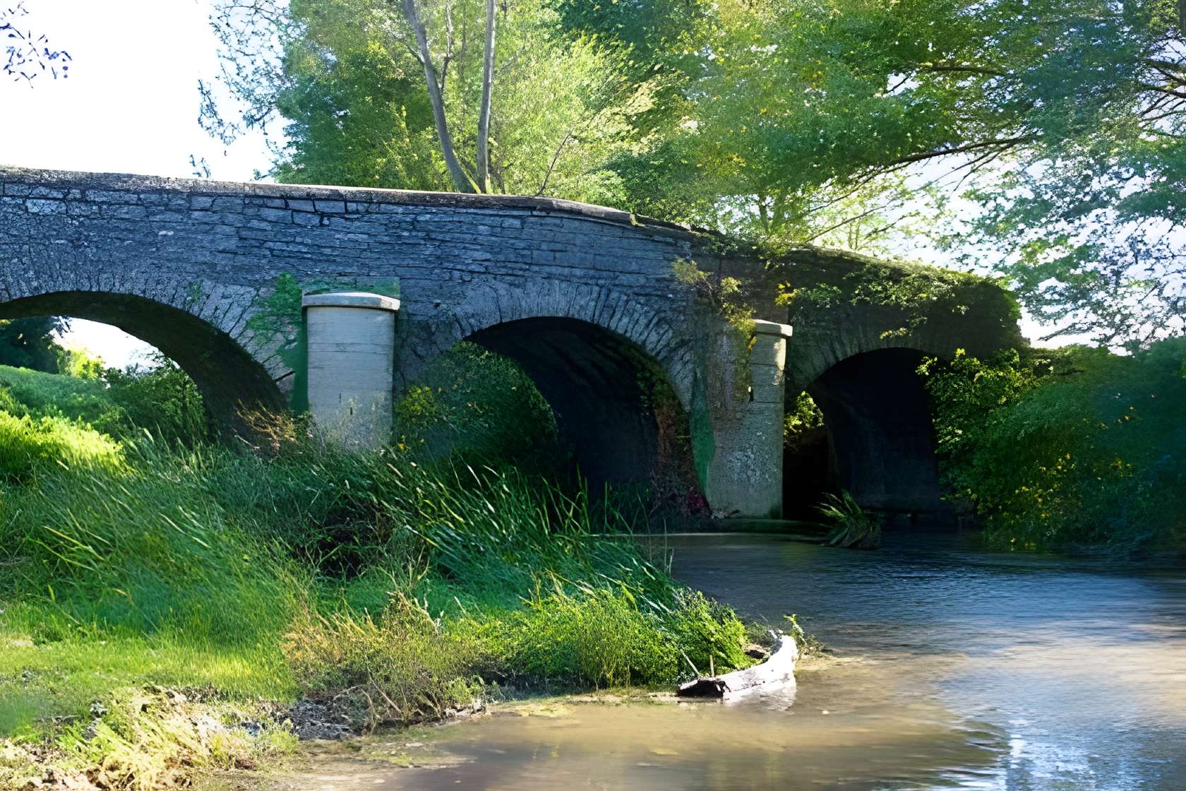 Pont de la Raie des Moutelles à Crissey 