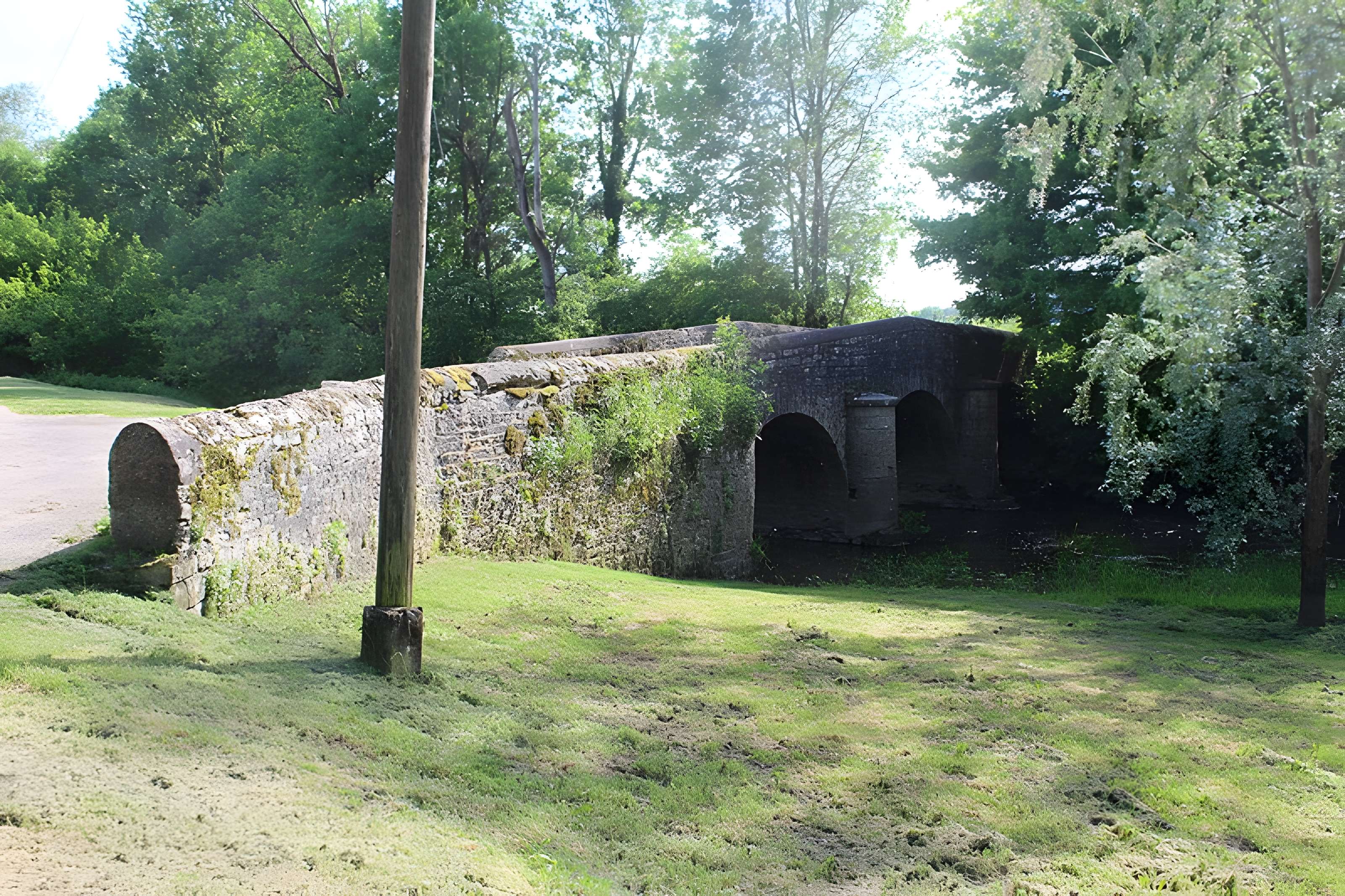 Pont de la Raie des Moutelles à Crissey