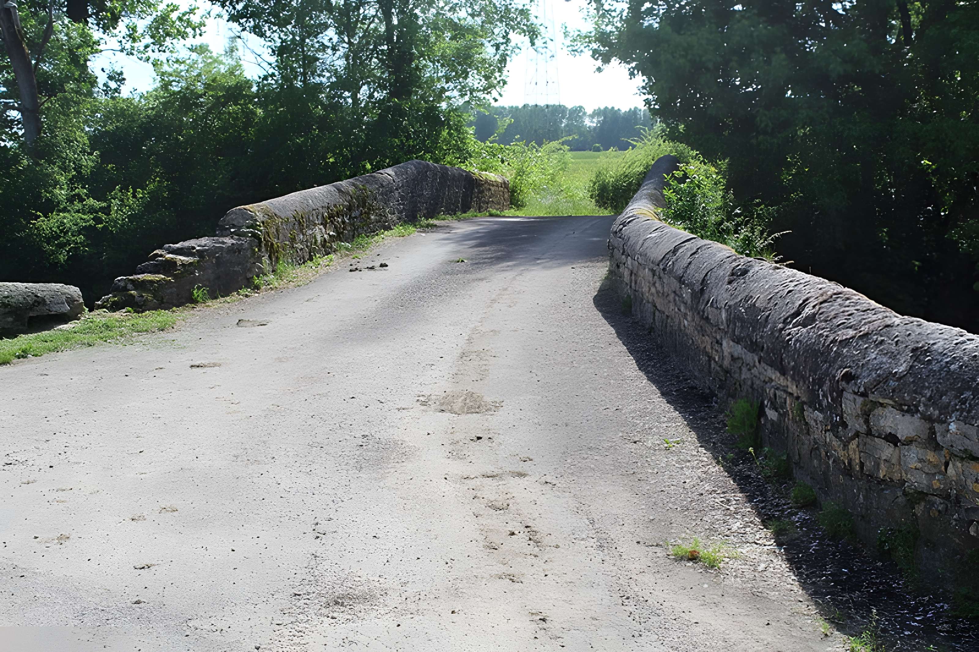 Pont de la Raie des Moutelles à Crissey