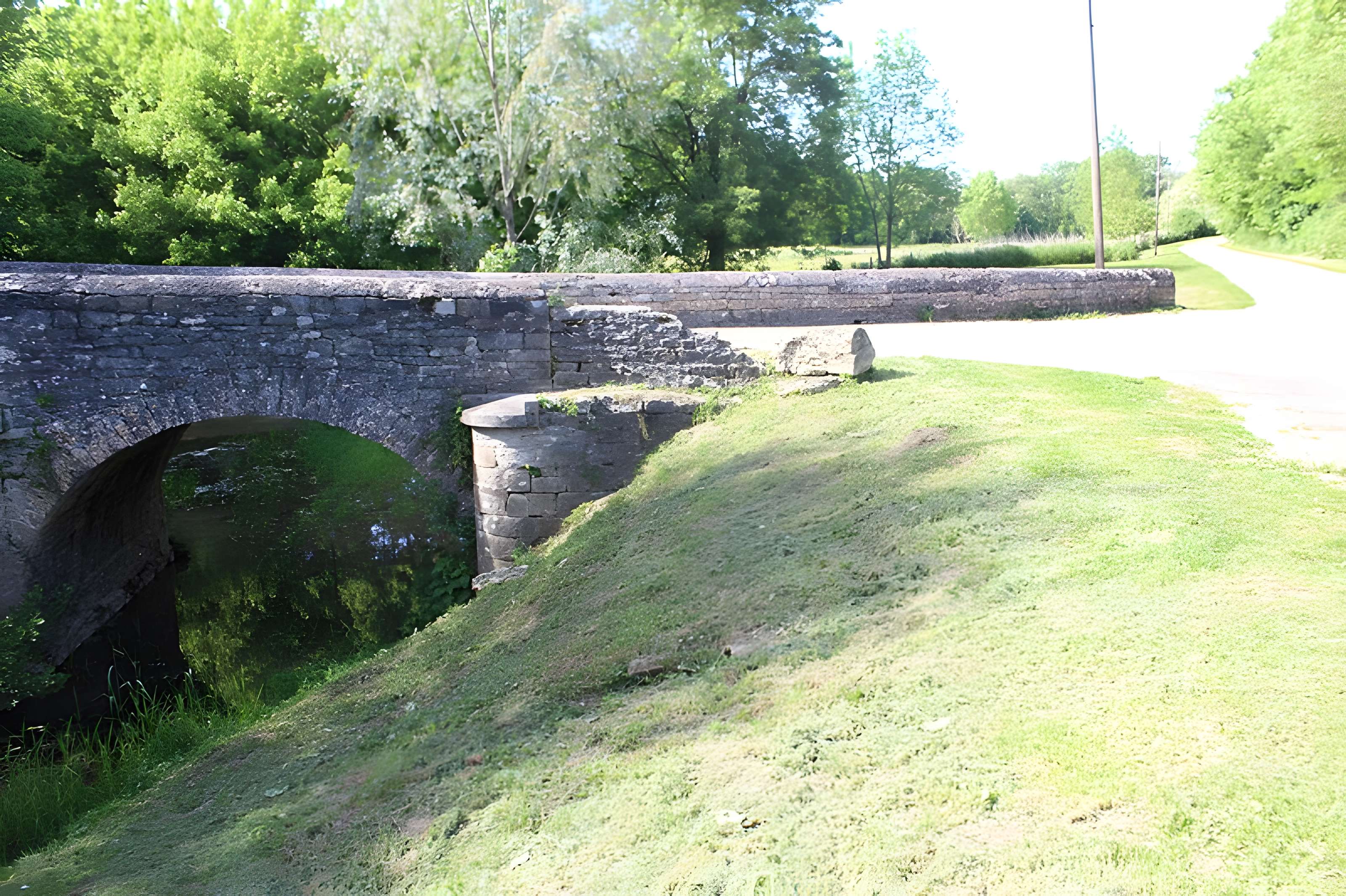 Pont de la Raie des Moutelles à Crissey