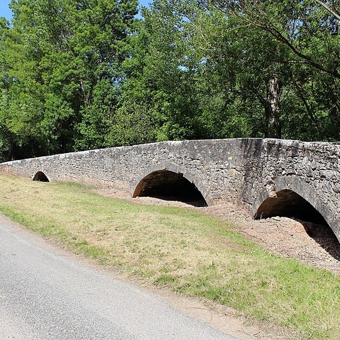 Photo de Pont de Laval à Puycelsi