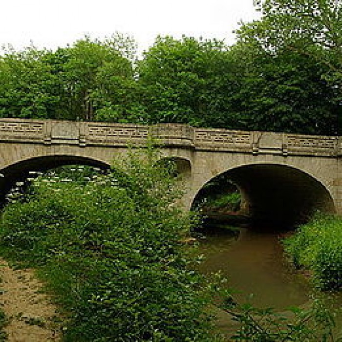 Photo de Pont dit Pont de Pierre également sur commune de Moneteau