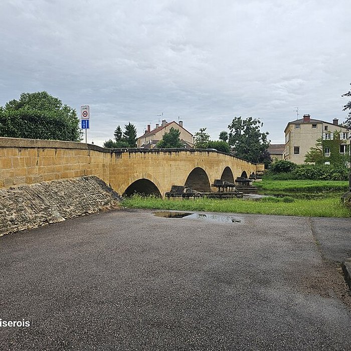 Photo de Pont de pierre sur le Sornin de Charlieu