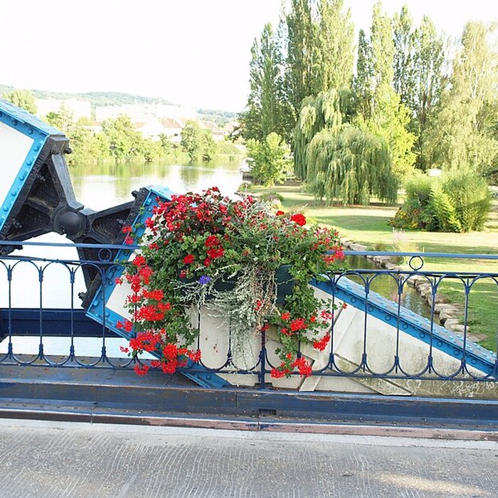 Photo de Pont Eiffel de Monéteau