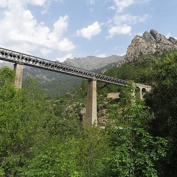 Viaduc sur le Vecchio ou pont Eiffel également sur commune de Vivario