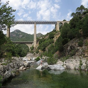 Viaduc sur le Vecchio ou pont Eiffel également sur commune de Vivario