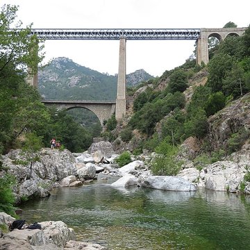 Viaduc sur le Vecchio ou pont Eiffel également sur commune de Vivario