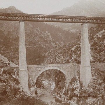 Viaduc sur le Vecchio ou pont Eiffel également sur commune de Vivario