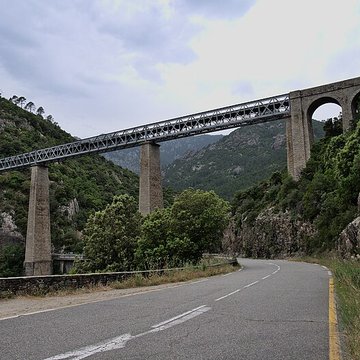 Viaduc sur le Vecchio ou pont Eiffel également sur commune de Vivario