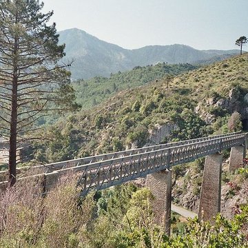 Viaduc sur le Vecchio ou pont Eiffel également sur commune de Vivario