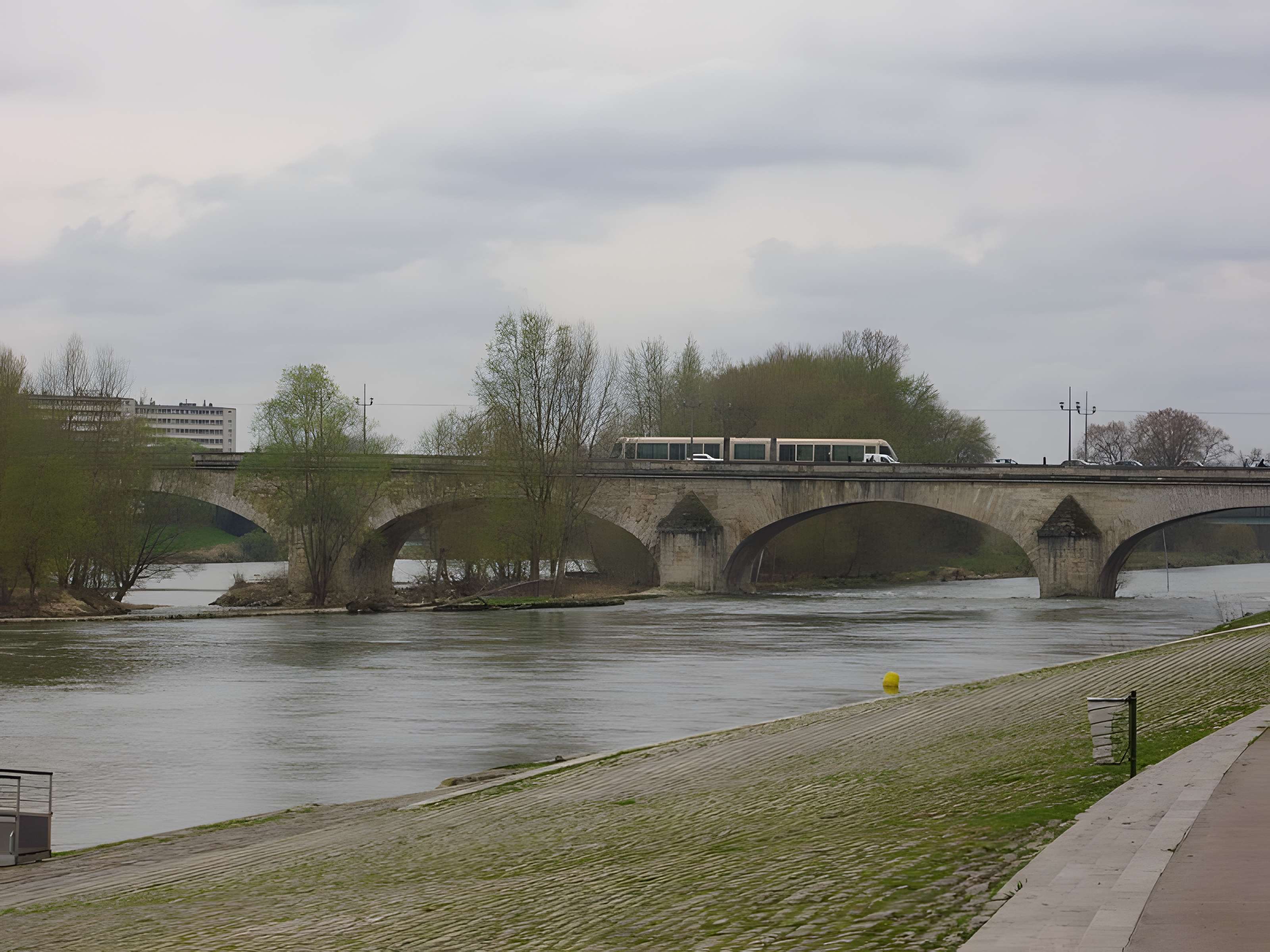Pont George-V à Orléans