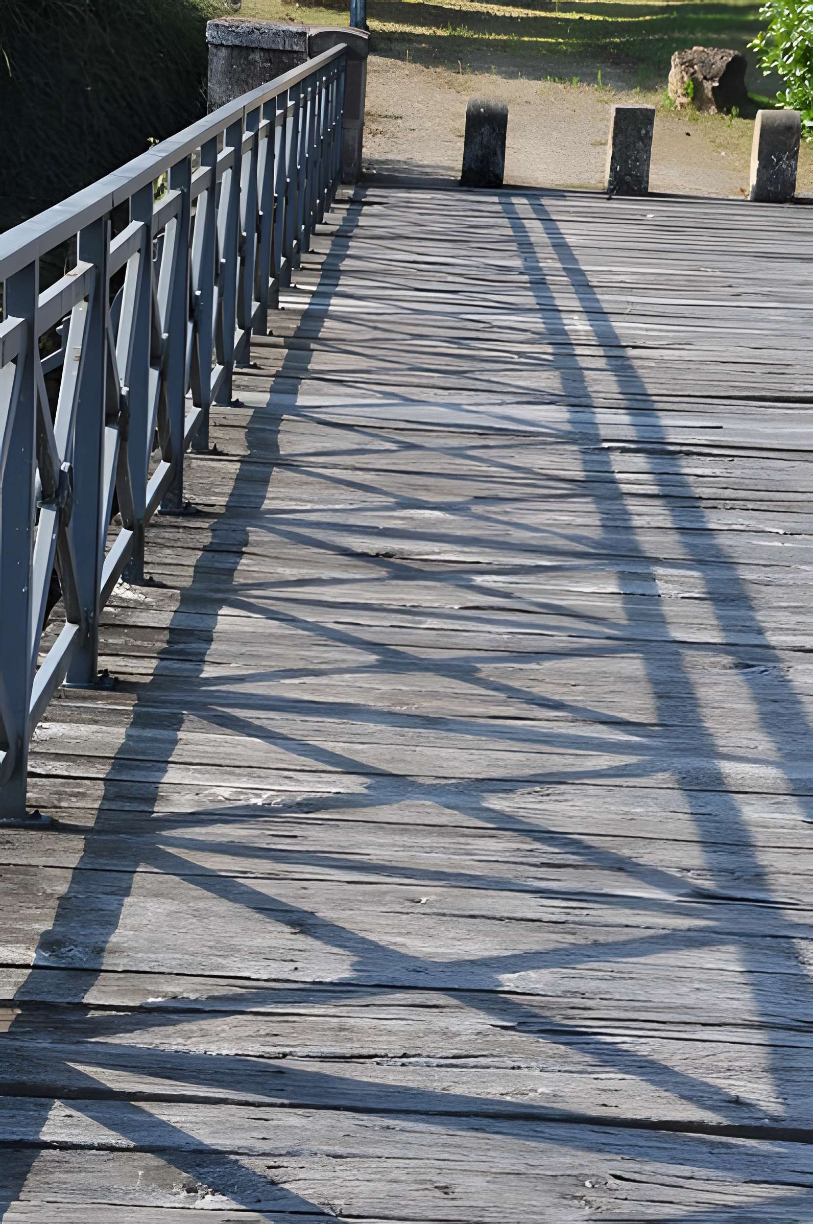 Pont métallique sur la rivière La Lanterne à Bourguignon-lès-Conflans