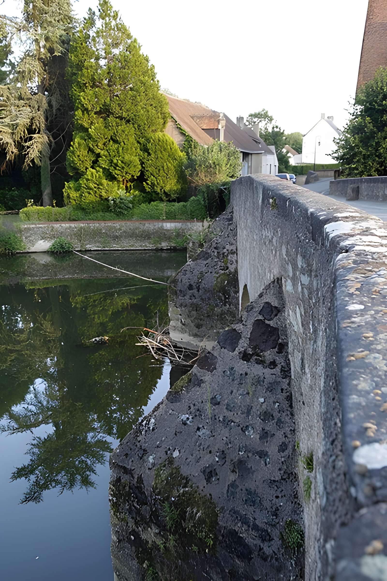 Pont romain de Beaumont-sur-Sarthe
