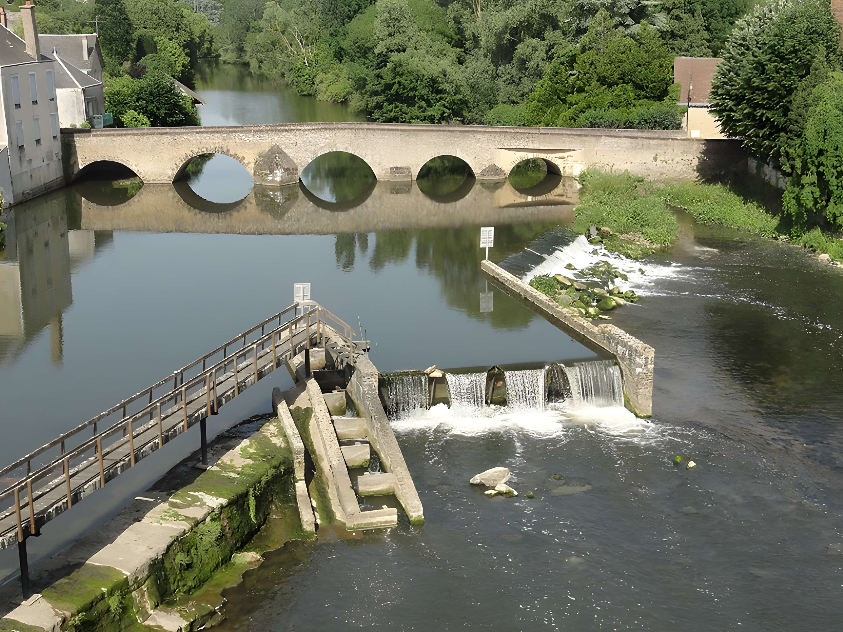 Pont romain de Beaumont-sur-Sarthe