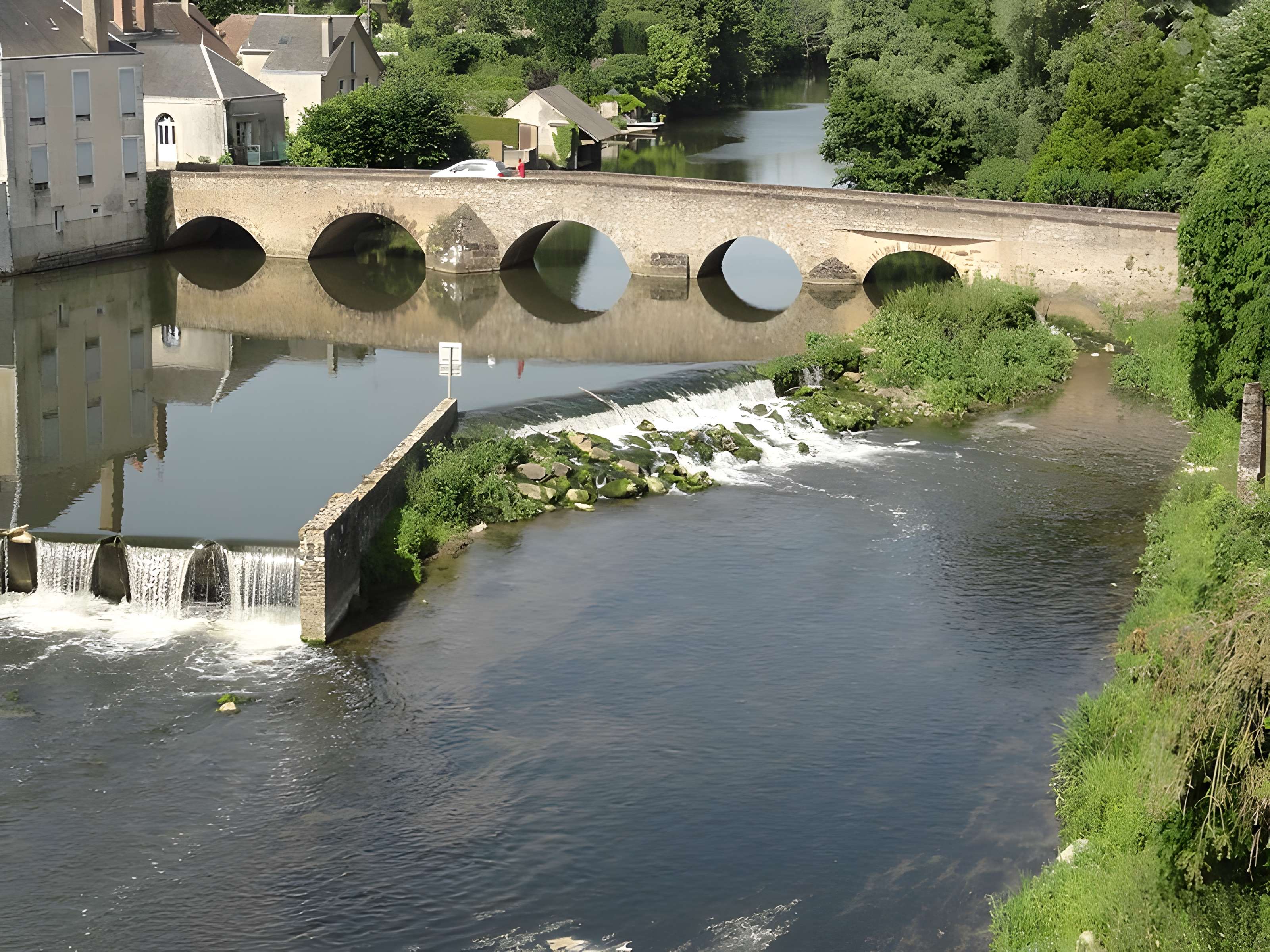 Pont romain de Beaumont-sur-Sarthe