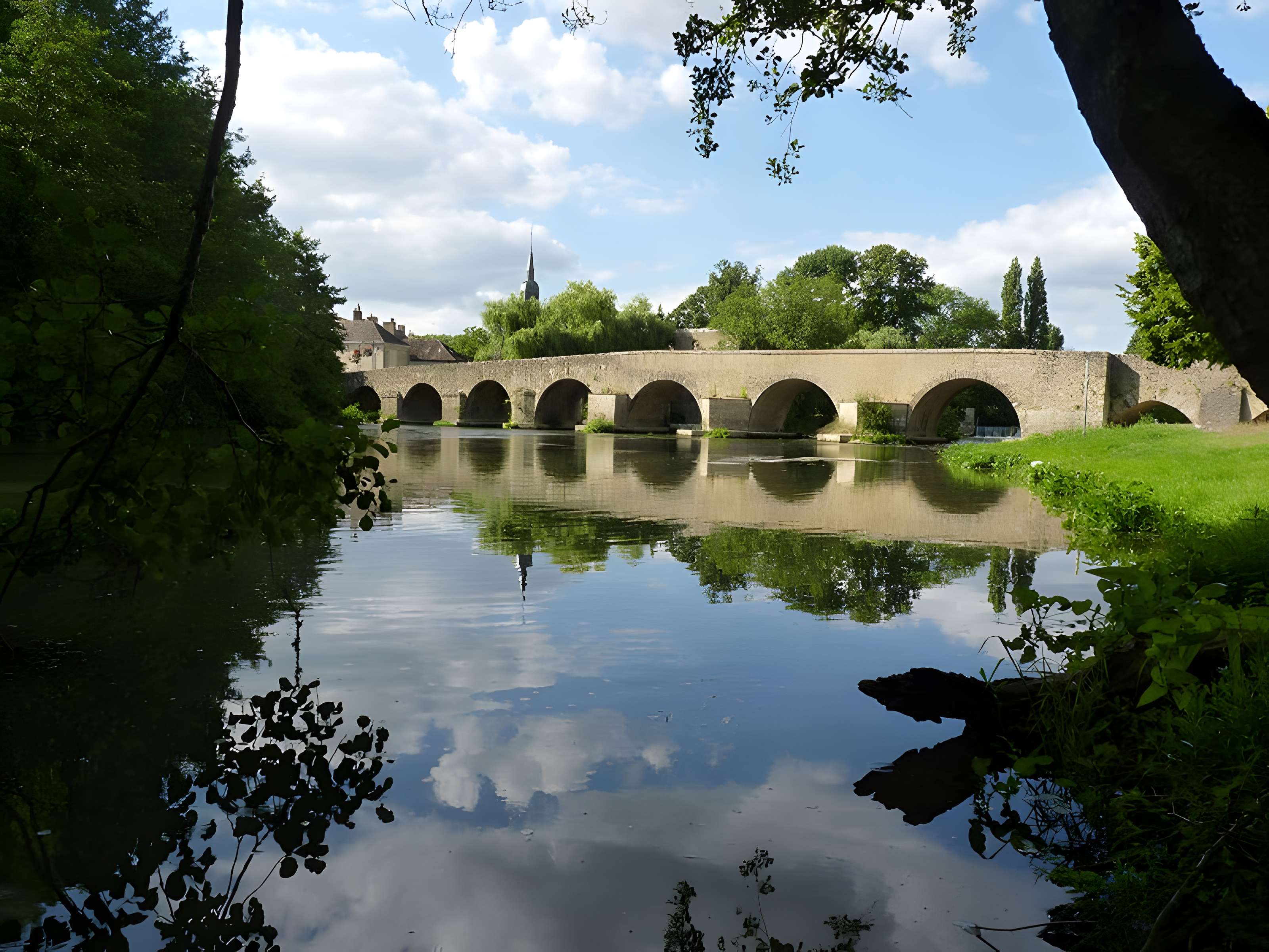 Pont romain de Montfort-le-Gesnois 