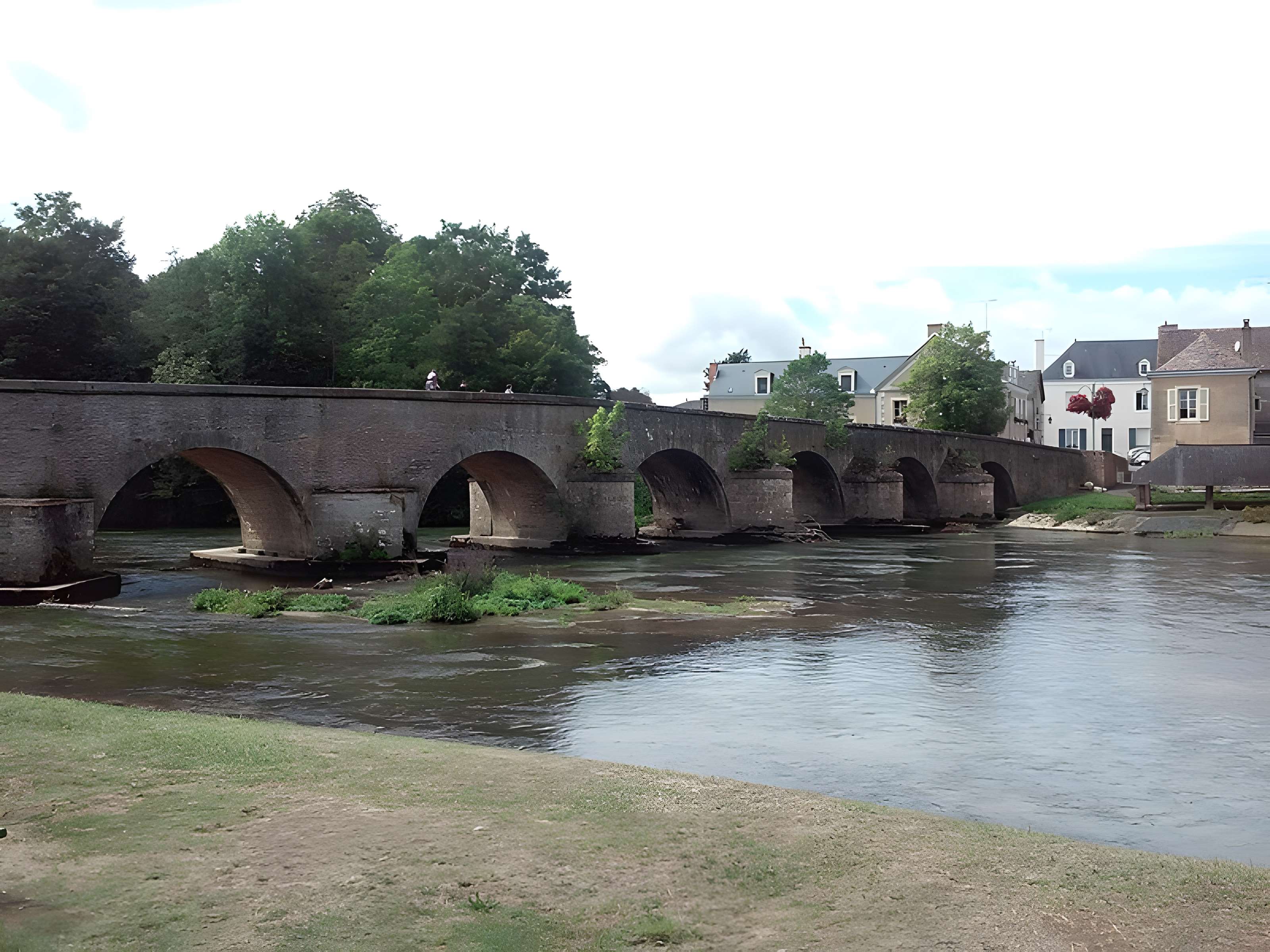 Pont romain de Montfort-le-Gesnois