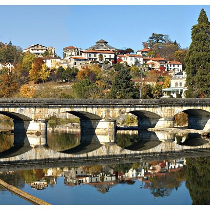 Photo de Pont sur la R.N. 125 franchissant la Garonne également sur commune de Gourdan-Polignan