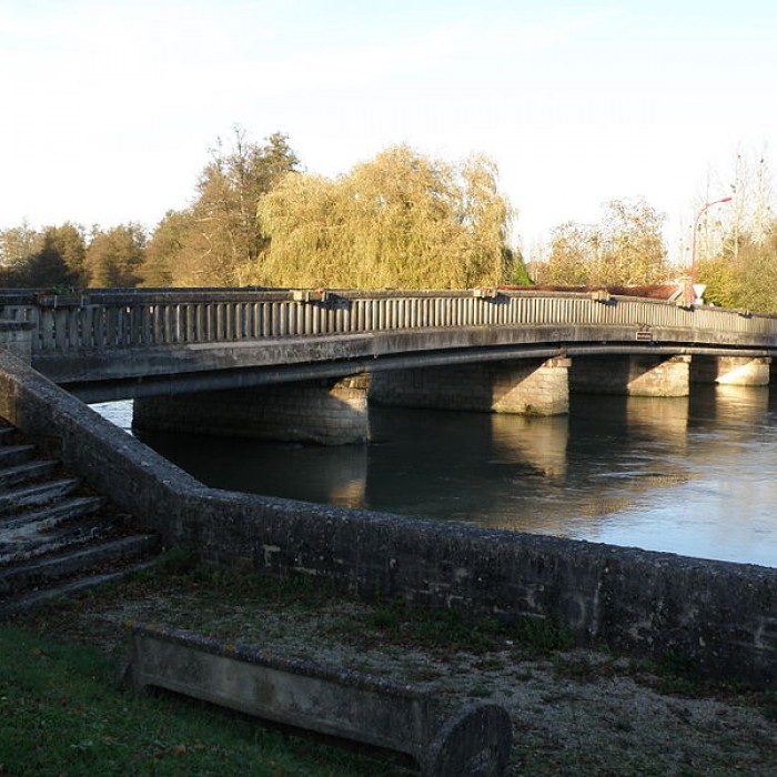 Photo de Pont sur la Seine à Fouchères