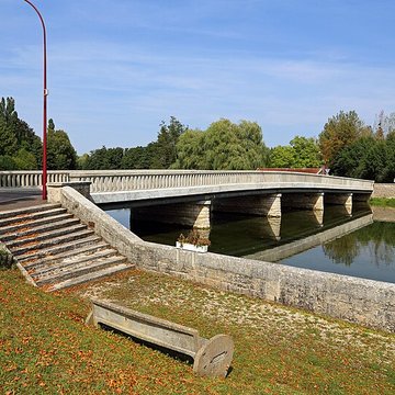 Pont sur la Seine à Fouchères