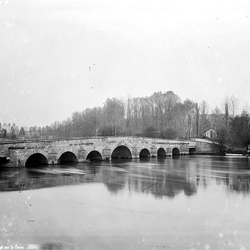 Pont sur la Seine à Fouchères