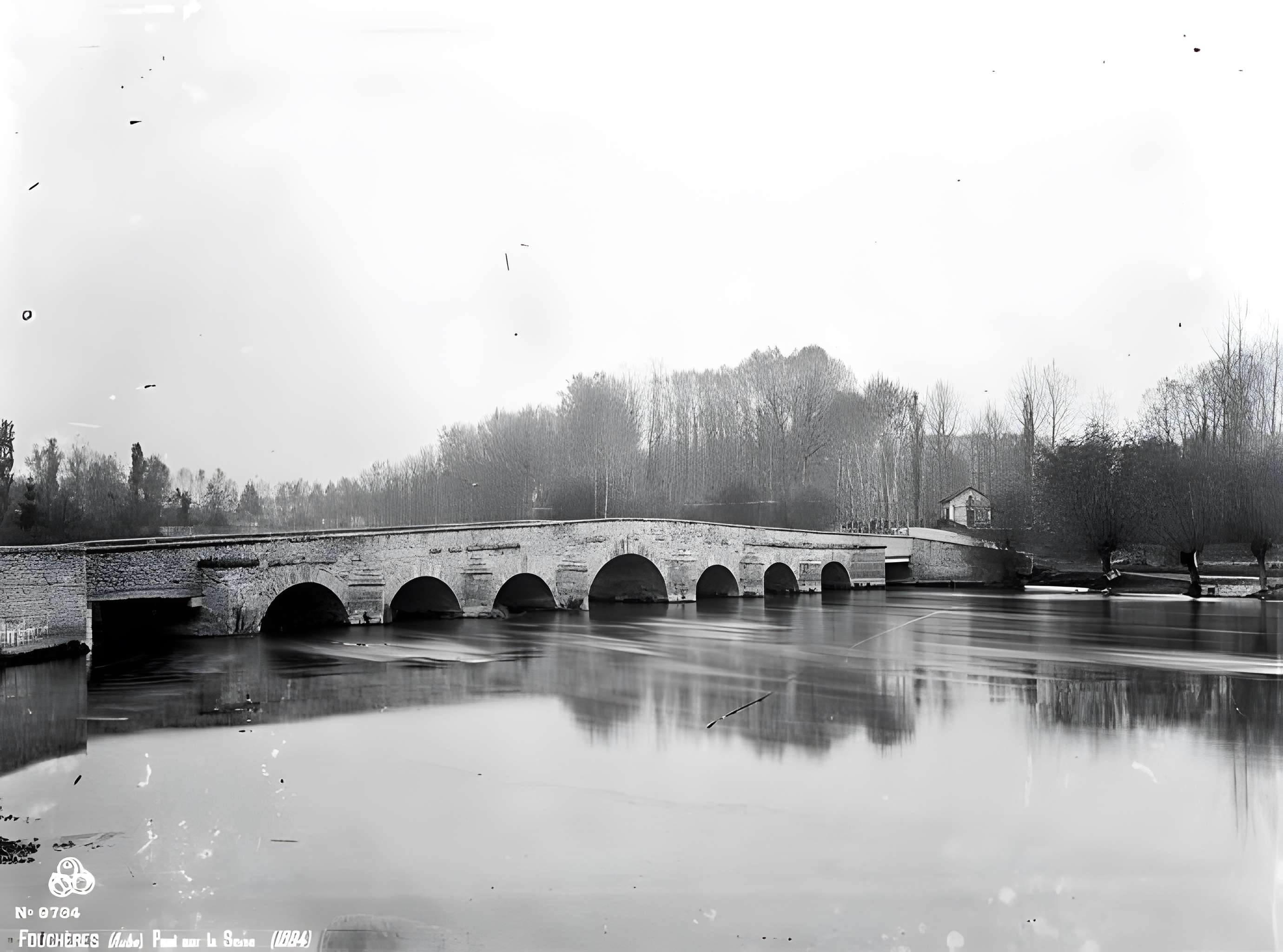 Pont sur la Seine à Fouchères