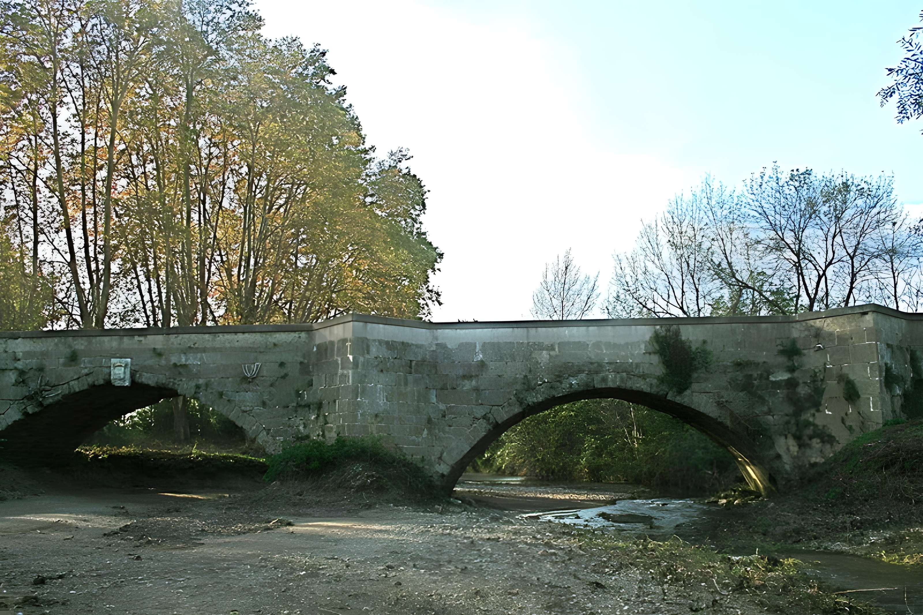 Pont sur la Thongue de Servian 