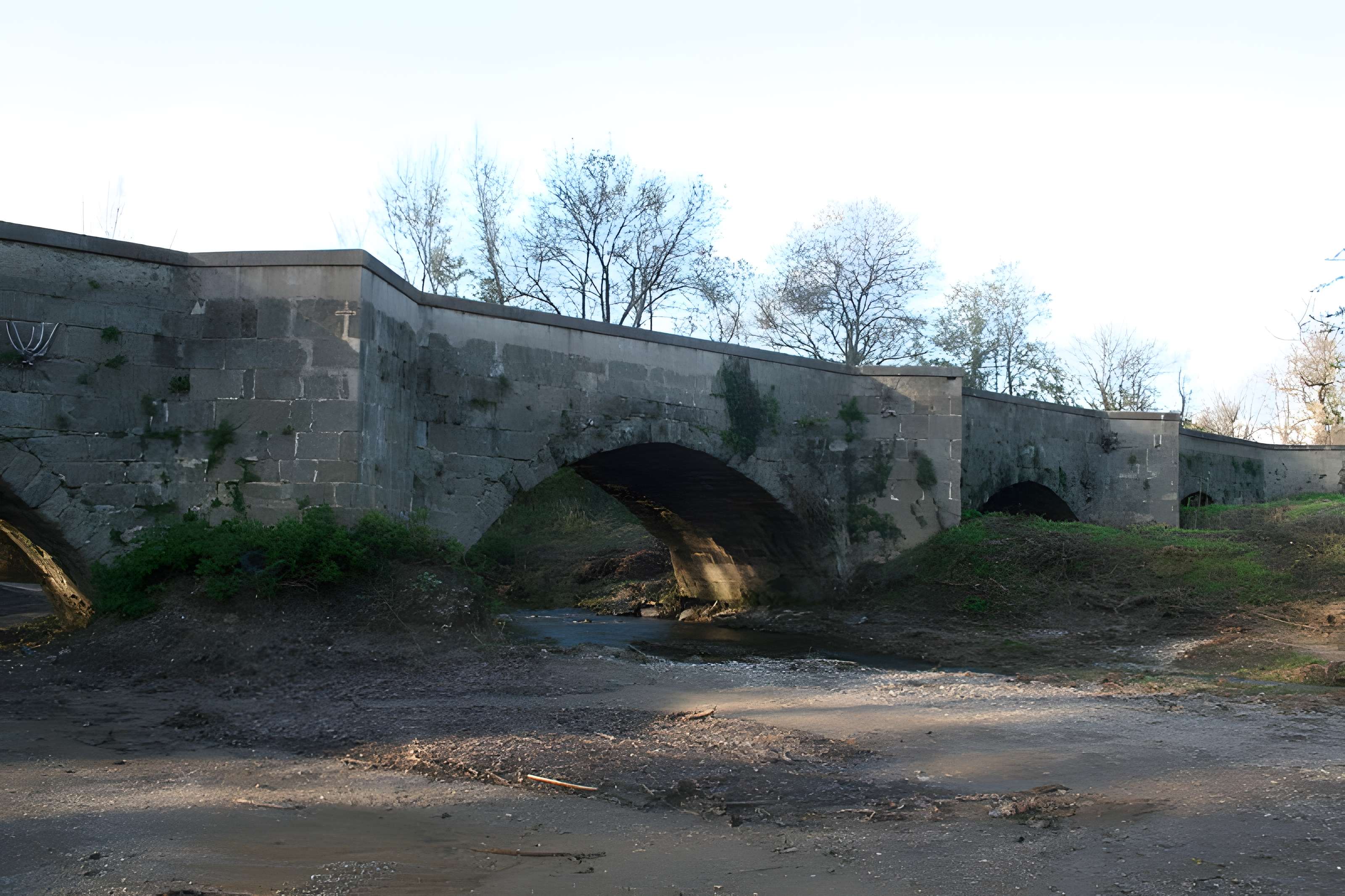 Pont sur la Thongue de Servian