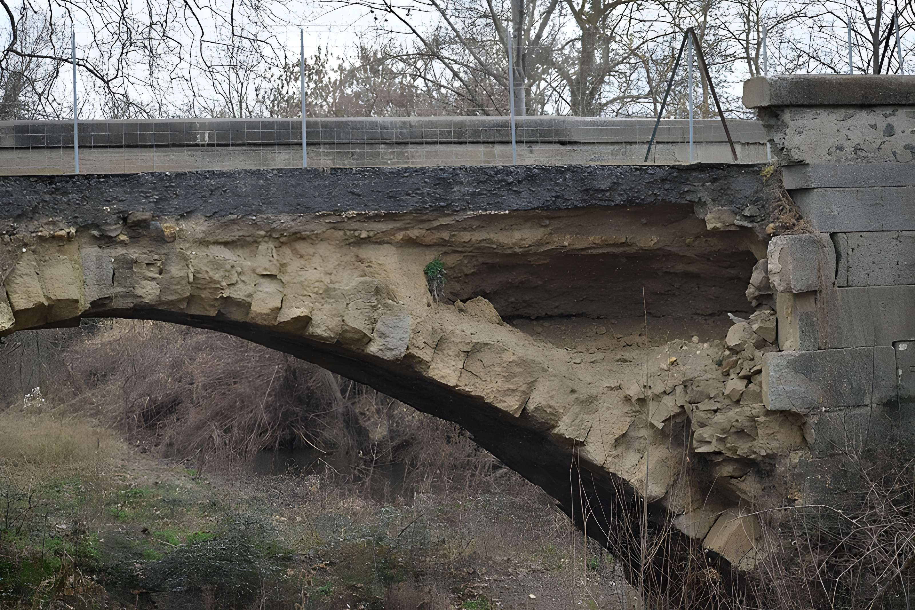 Pont sur la Thongue de Servian