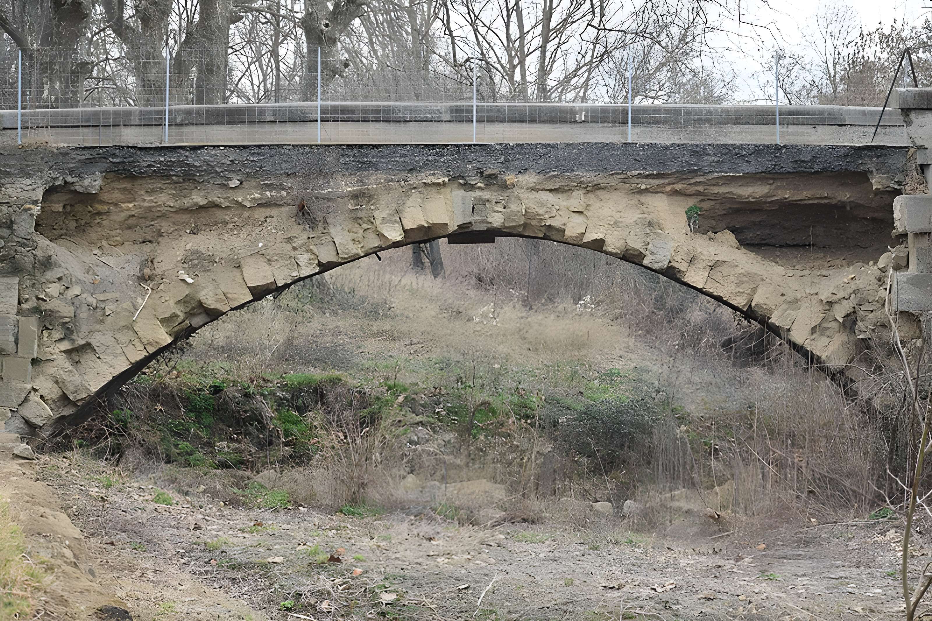 Pont sur la Thongue de Servian
