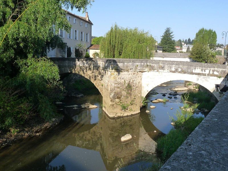 Photo de Pont sur le Goire de Confolens