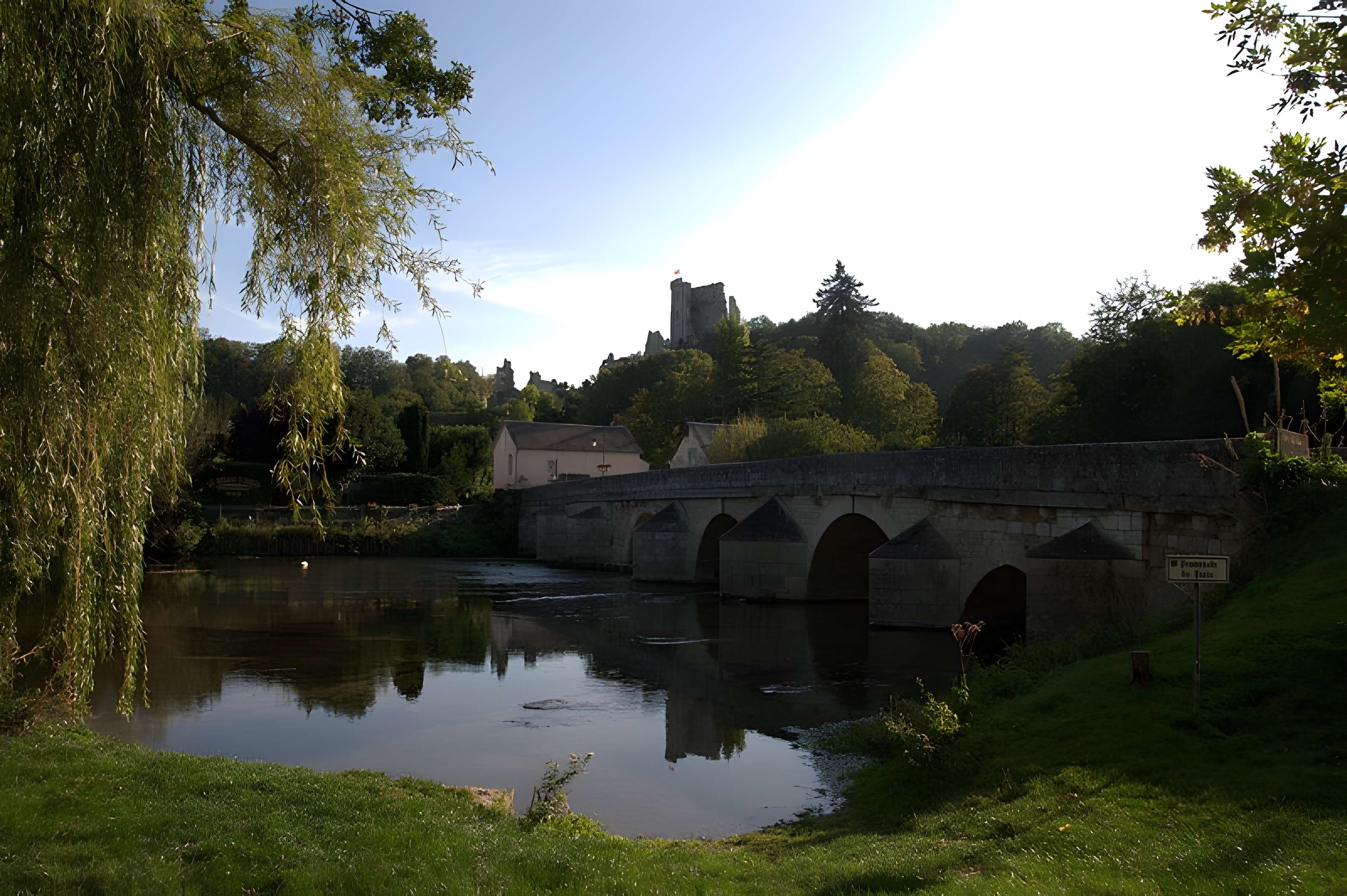 Pont sur le Loir à Lavardin 