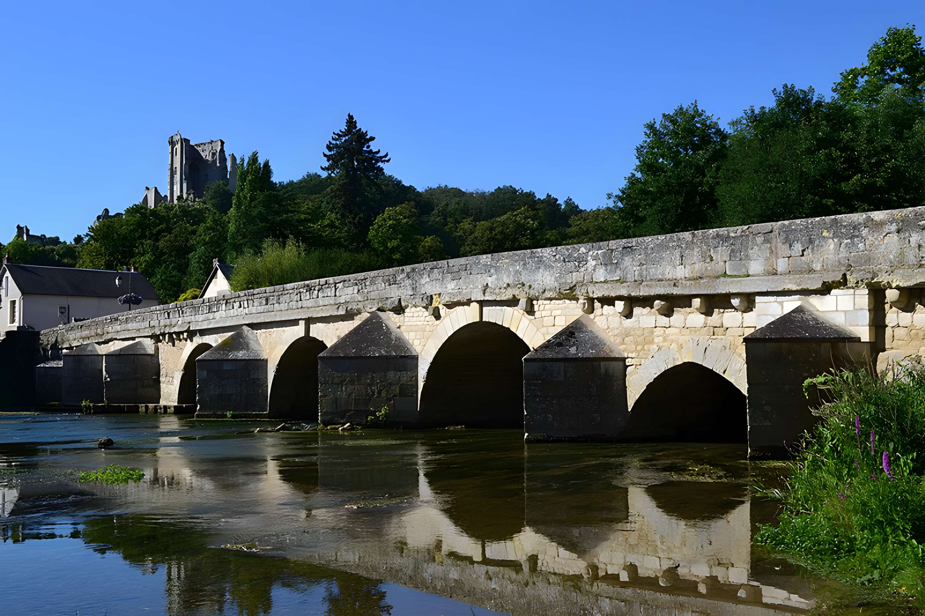 Pont sur le Loir à Lavardin
