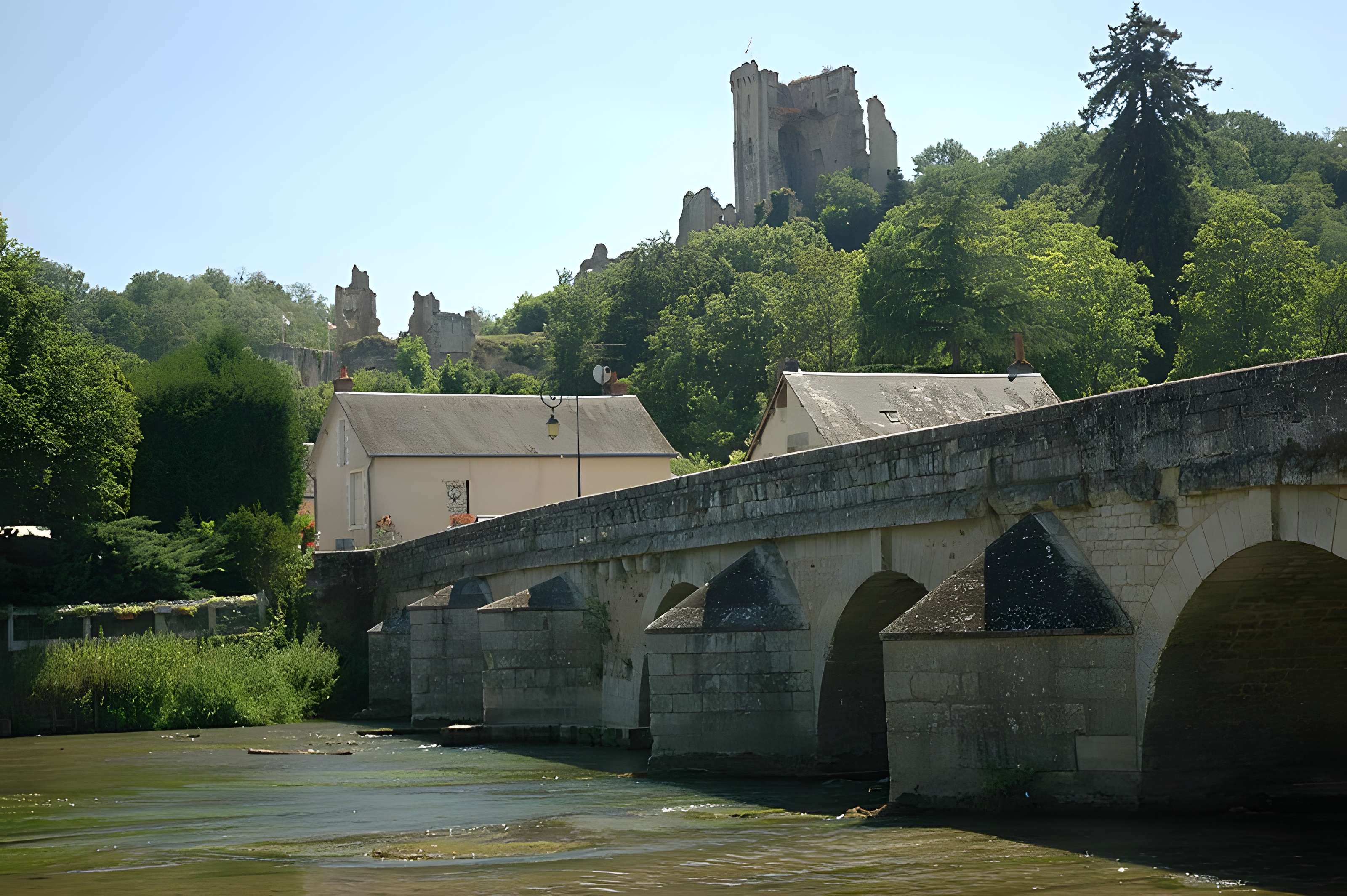 Pont sur le Loir à Lavardin